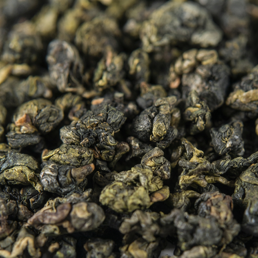 Lose Oolong Se Chung Teeblaetter von Alanda's – Halbfermentierter Blauer Tee Nahaufnahme Produktdetail Fujian China