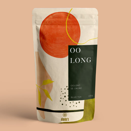 OOLONG Blauer Tee Se Chung von Alanda's – Doypack 220g halbfermentierter Oolong Tee auf Pfirsichhintergrund